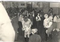 Танцы в клубе 1973 год